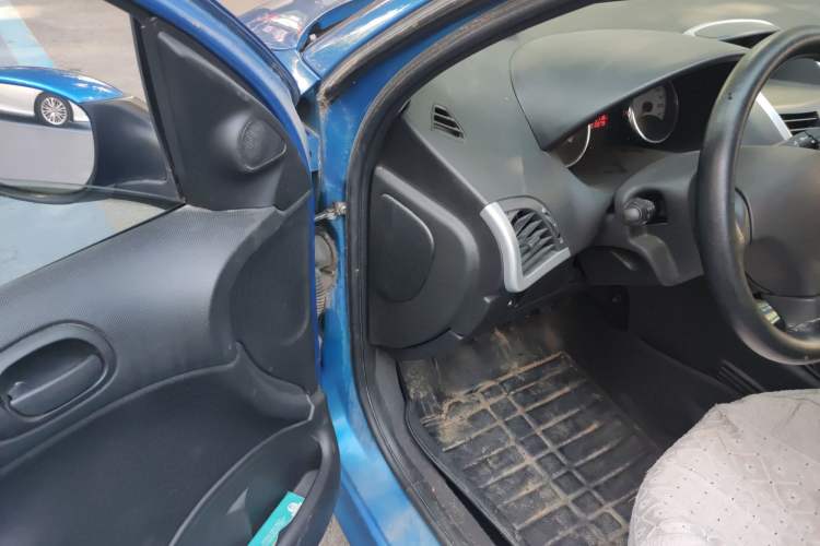 Used Peugeot 207 2011 Hatchback 1.4L Manual Yule Edition Driver Seat