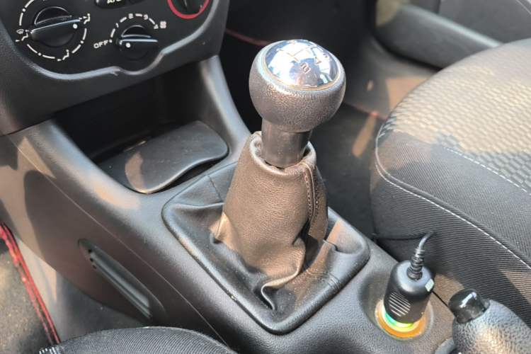 Used Peugeot 207 2011 Hatchback 1.4L Manual Yule Edition Gear Lever