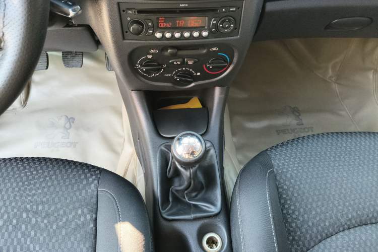Used Peugeot 207 2011 Hatchback 1.4L Manual Yule Edition Gear Lever