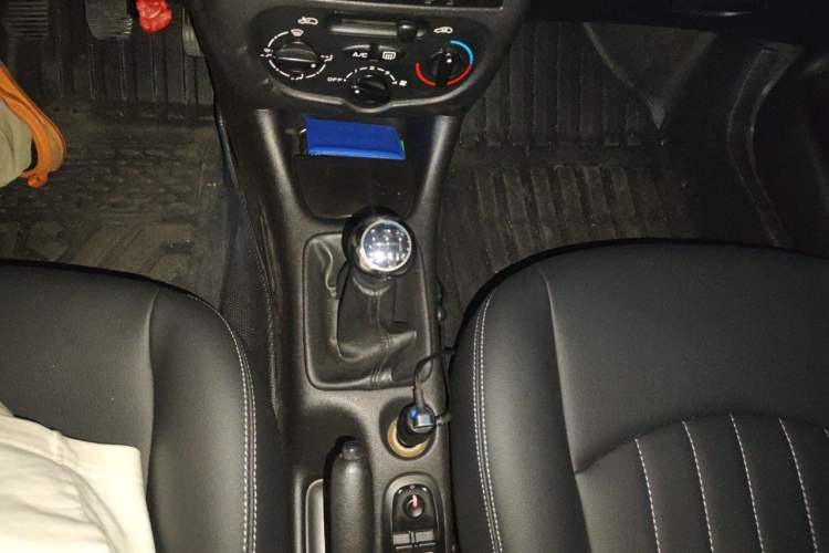 Used Peugeot 207 2011 Hatchback 1.4L Manual Yule Edition Gear Lever