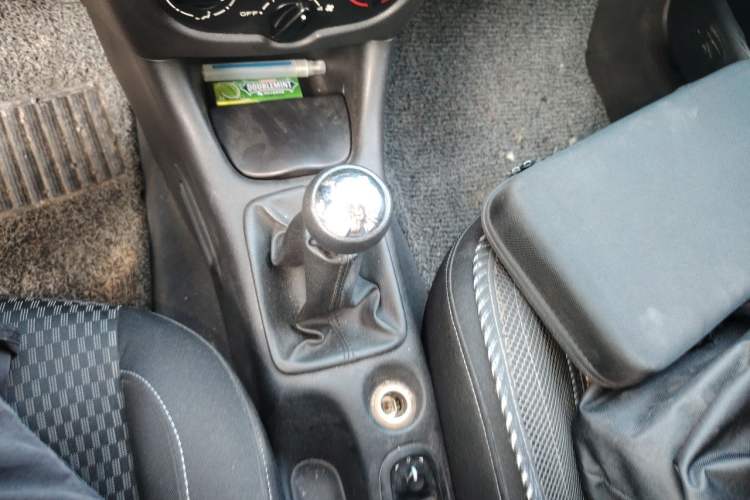 Used Peugeot 207 2011 Hatchback 1.4L Manual Yule Edition Gear Lever