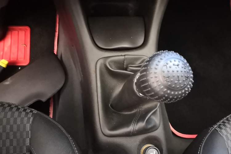 Used Peugeot 207 2011 Sedan 1.4L Manual Yule Edition Gear Lever