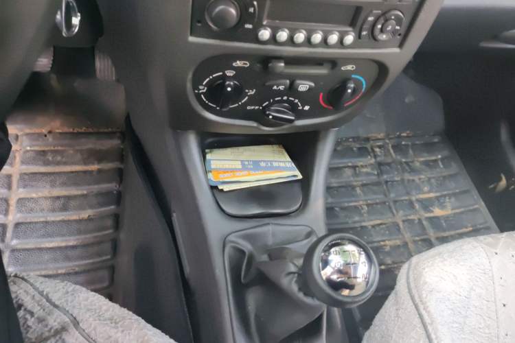 Used Peugeot 207 2011 Hatchback 1.4L Manual Yule Edition Gear Lever