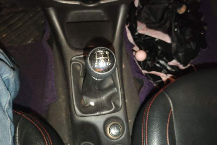 Used Peugeot 207 2011 Sedan 1.4L Manual Yule Edition Gear Lever