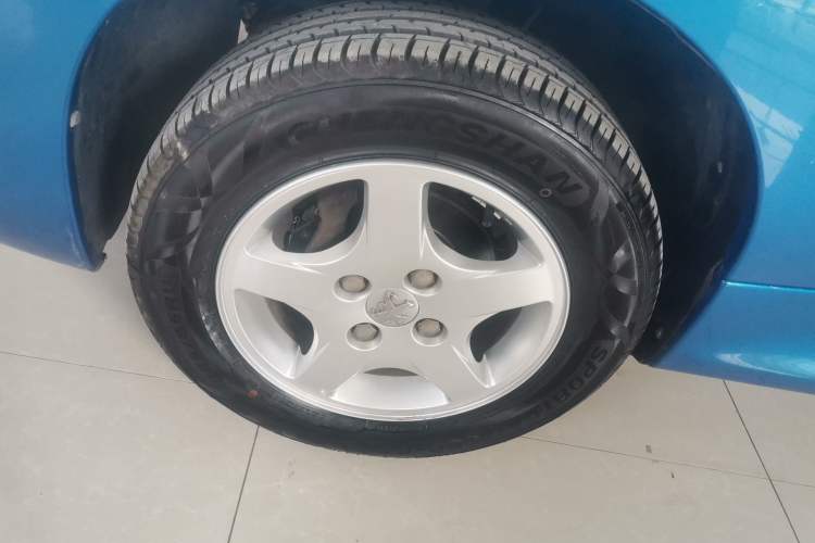 Used Peugeot 207 2011 Hatchback 1.4L Manual Yule Edition Left Front Wheel Hub