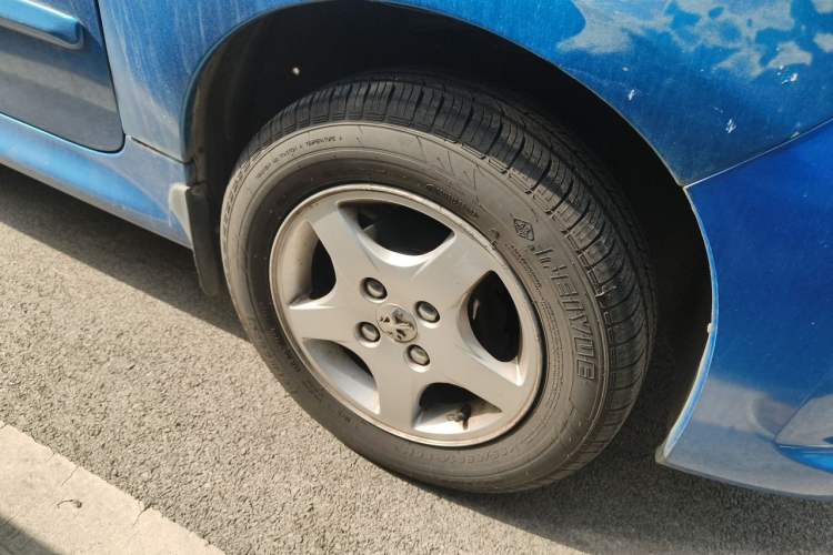 Used Peugeot 207 2011 Hatchback 1.4L Manual Yule Edition Right Front Wheel Hub