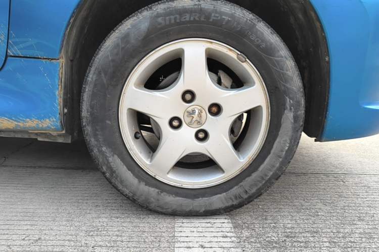 Used Peugeot 207 2011 Hatchback 1.4L Manual Yule Edition Right Front Wheel Hub