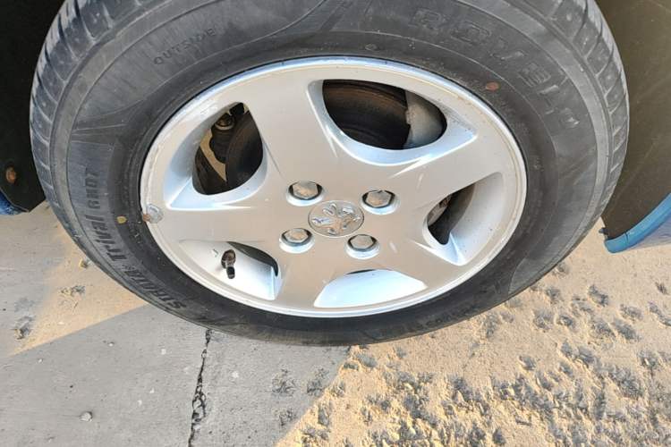 Used Peugeot 207 2011 Sedan 1.4L Manual Yule Edition Right Front Wheel Hub