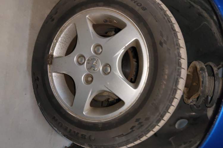 Used Peugeot 207 2011 Hatchback 1.4L Manual Yule Edition Right Front Wheel Hub