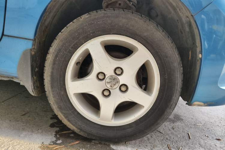 Used Peugeot 207 2011 Hatchback 1.4L Manual Yule Edition Right Front Wheel Hub