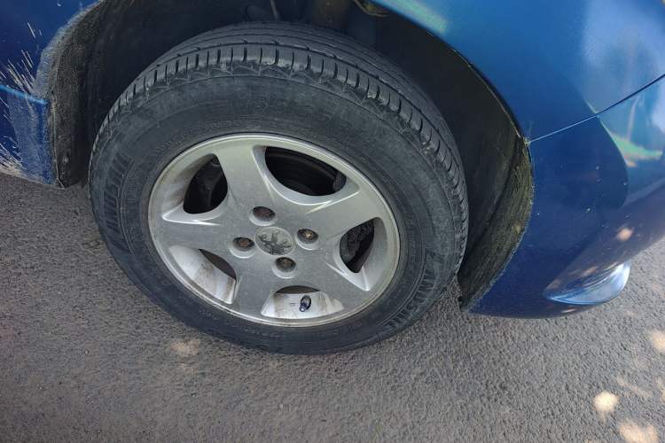 Used Peugeot 207 2011 Hatchback 1.4L Manual Yule Edition Right Front Wheel Hub