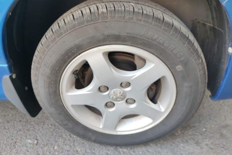 Used Peugeot 207 2011 Hatchback 1.4L Manual Yule Edition Right Front Wheel Hub