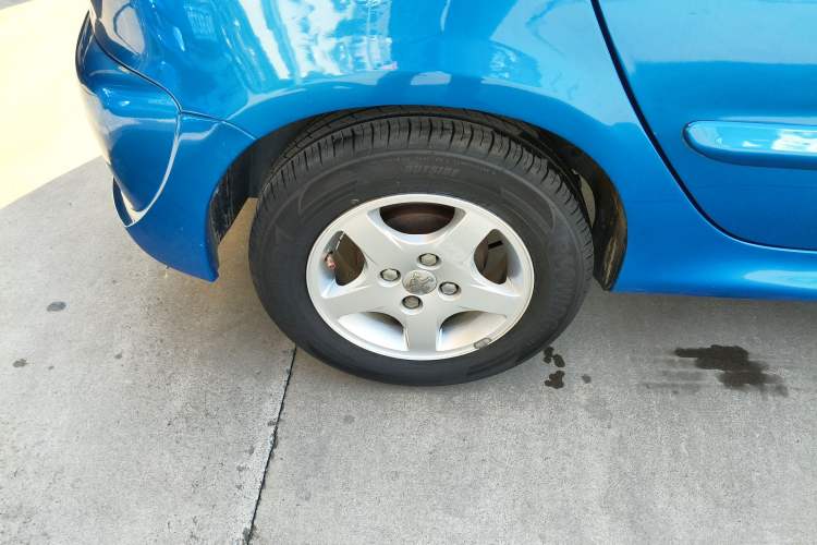Used Peugeot 207 2011 Hatchback 1.4L Manual Yule Edition Right Rear Wheel Hub
