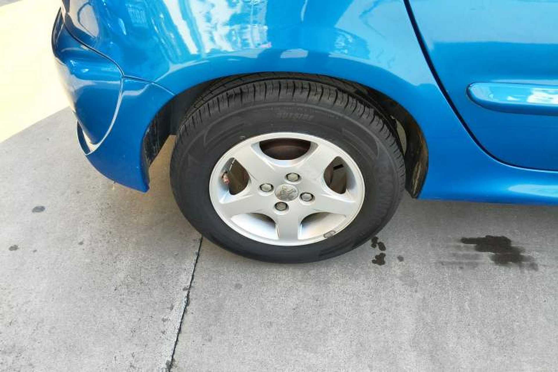 Used Peugeot 207 2011 Hatchback 1.4L Manual Yule Edition Right Rear Wheel Hub