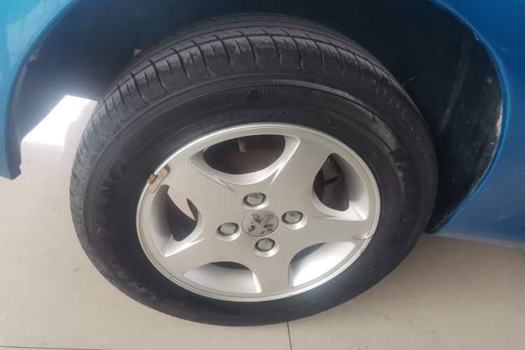 Used Peugeot 207 2011 Hatchback 1.4L Manual Yule Edition Right Rear Wheel Hub