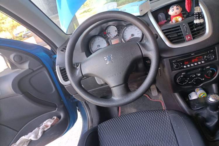 Used Peugeot 207 2011 Sedan 1.4L Manual Yule Edition Steering Wheel