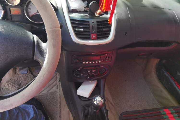 Used Peugeot 207 2011 Sedan 1.4L Manual Yule Edition Audio And AC Panel