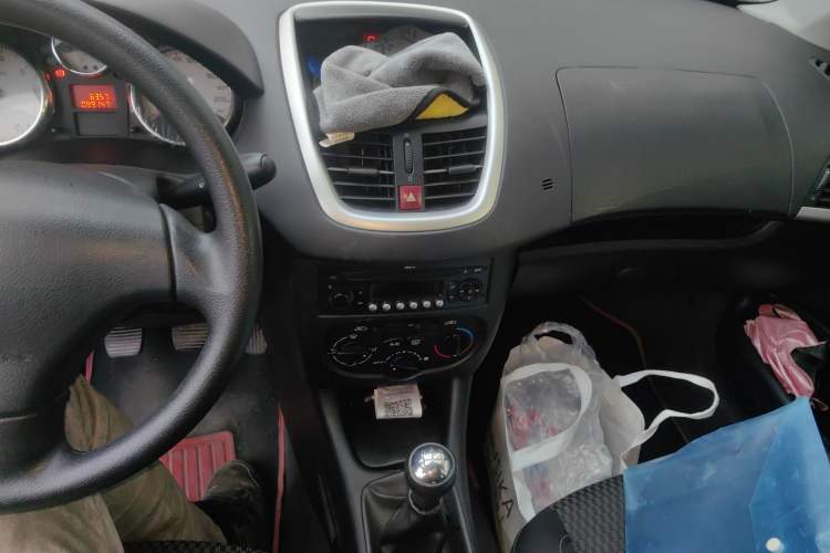 Used Peugeot 207 2011 Hatchback 1.4L Manual Yule Edition Audio And AC Panel