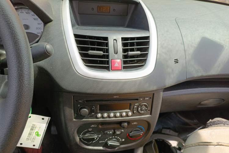 Used Peugeot 207 2011 Sedan 1.4L Manual Yule Edition Audio And AC Panel