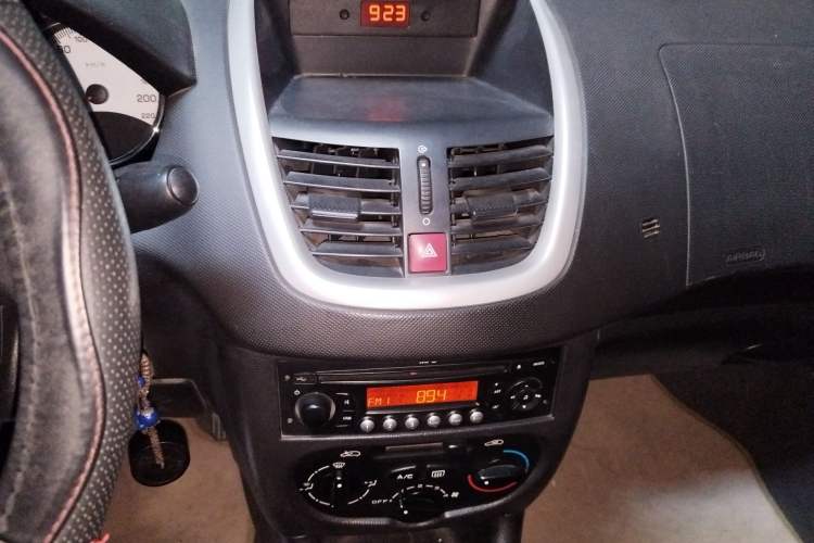 Used Peugeot 207 2011 Sedan 1.4L Manual Yule Edition Audio And AC Panel