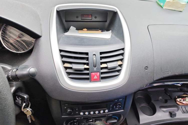 Used Peugeot 207 2011 Sedan 1.6L Manual Yule Edition Audio And AC Panel
