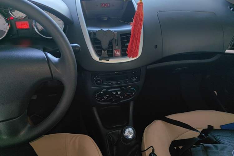 Used Peugeot 207 2011 Sedan 1.4L Manual Yule Edition Audio And AC Panel