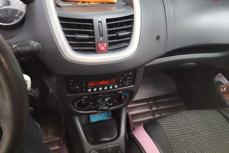Used Peugeot 207 2011 Sedan 1.4L Manual Yule Edition Audio And AC Panel