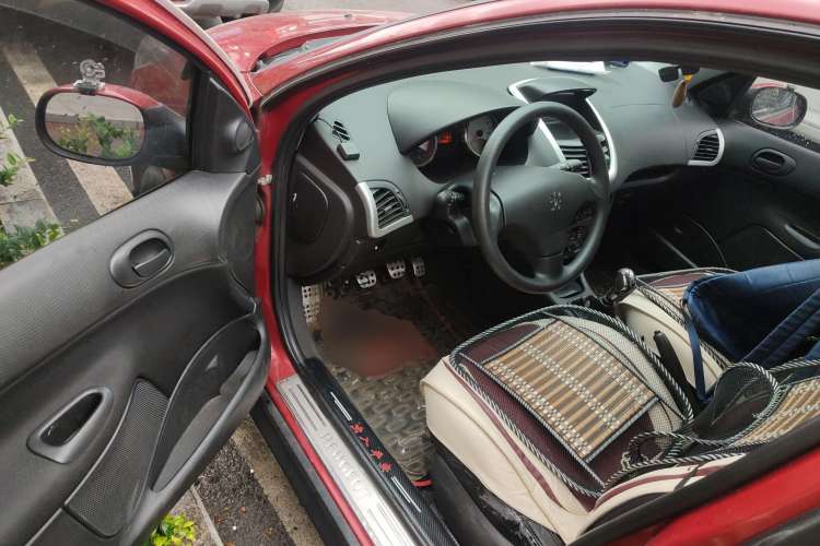 Used Peugeot 207 2011 Hatchback 1.4L Manual Yule Edition Driver Seat