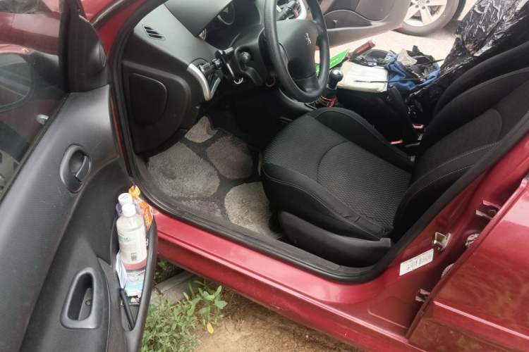 Used Peugeot 207 2011 Hatchback 1.4L Manual Yule Edition Driver Seat
