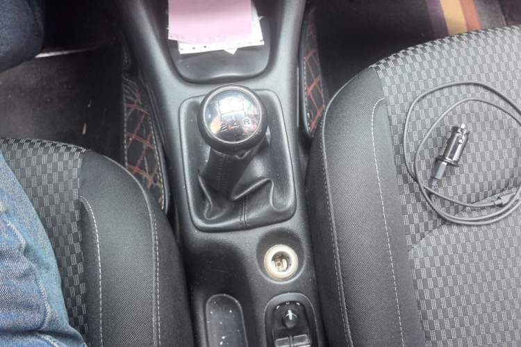 Used Peugeot 207 2011 Hatchback 1.4L Manual Yule Edition Gear Lever