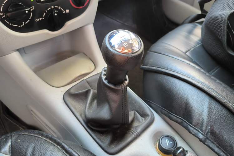 Used Peugeot 207 2011 Hatchback 1.4L Manual Yule Edition Gear Lever