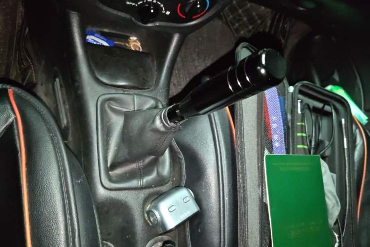 Used Peugeot 207 2011 Hatchback 1.4L Manual Yule Edition Gear Lever