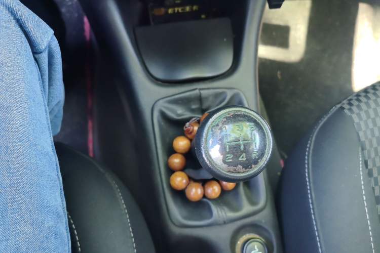 Used Peugeot 207 2011 Hatchback 1.4L Manual Yule Edition Gear Lever