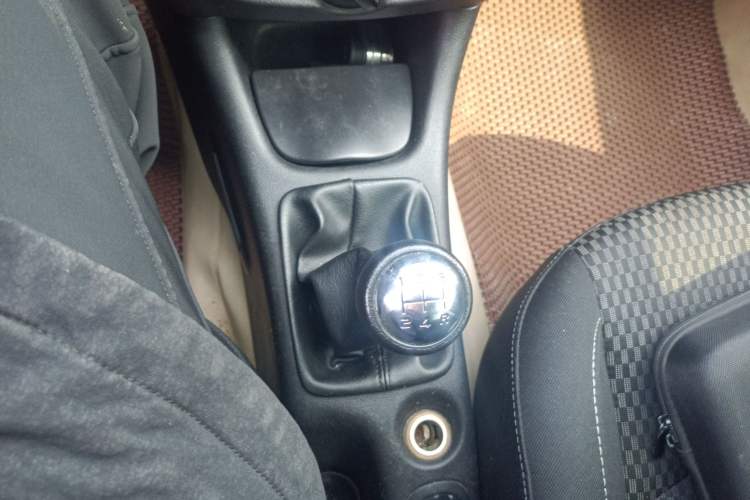 Used Peugeot 207 2011 Hatchback 1.4L Manual Yule Edition Gear Lever