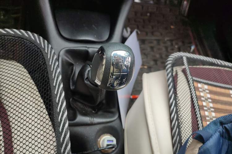 Used Peugeot 207 2011 Hatchback 1.4L Manual Yule Edition Gear Lever