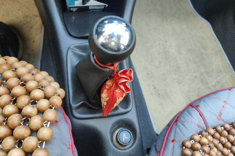 Used Peugeot 207 2011 Hatchback 1.4L Manual Yule Edition Gear Lever