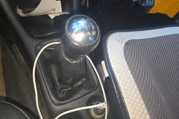 Used Peugeot 207 2011 Hatchback 1.4L Manual Yule Edition Gear Lever