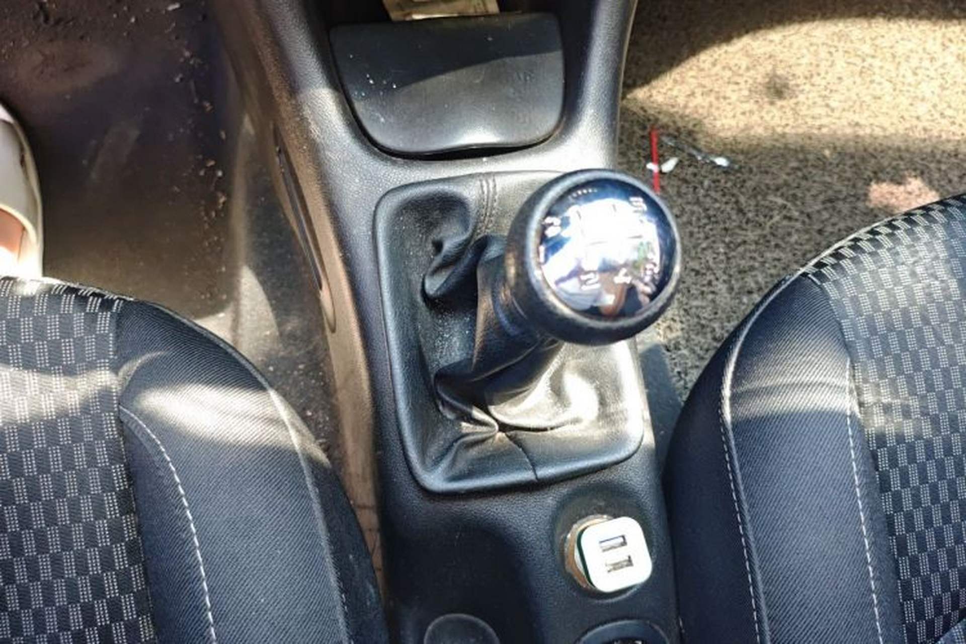 Used Peugeot 207 2011 Sedan 1.4L Manual Yule Edition Gear Lever