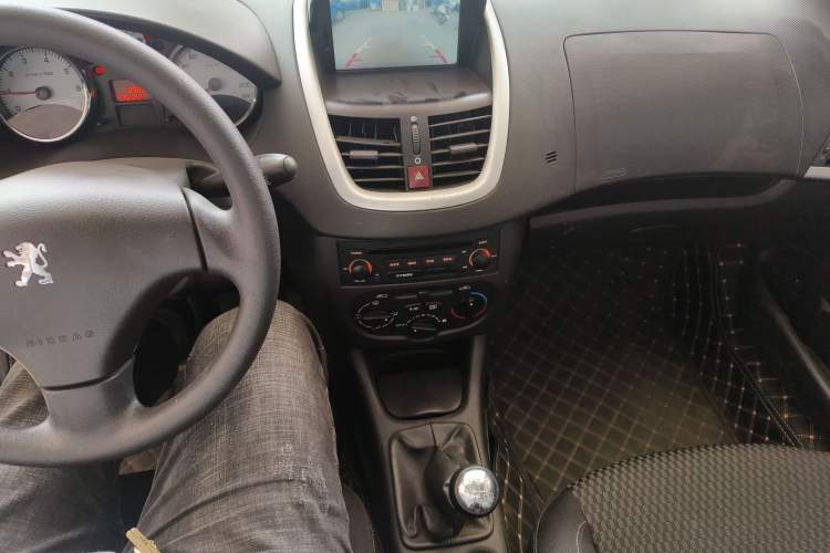 Used Peugeot 207 2011 Hatchback 1.4L Manual Yule Edition Gear Lever