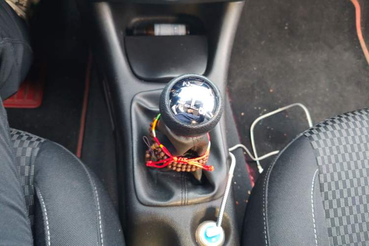 Used Peugeot 207 2011 Hatchback 1.4L Manual Yule Edition Gear Lever