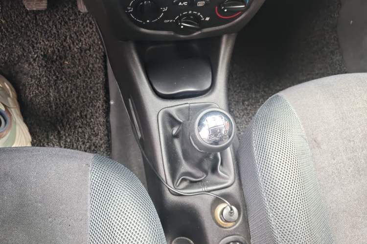 Used Peugeot 207 2011 Hatchback 1.4L Manual Yule Edition Gear Lever