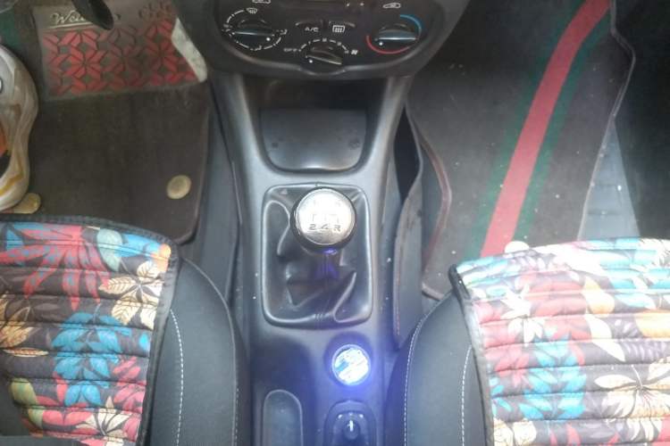 Used Peugeot 207 2011 Hatchback 1.4L Manual Yule Edition Gear Lever