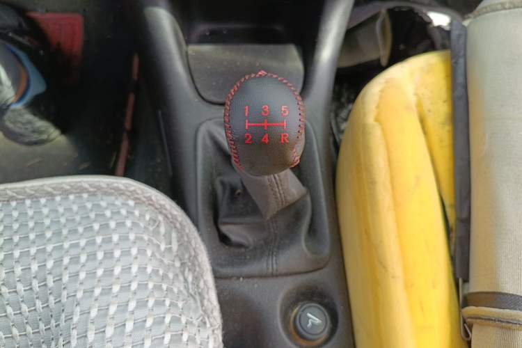 Used Peugeot 207 2011 Sedan 1.4L Manual Yule Edition Gear Lever