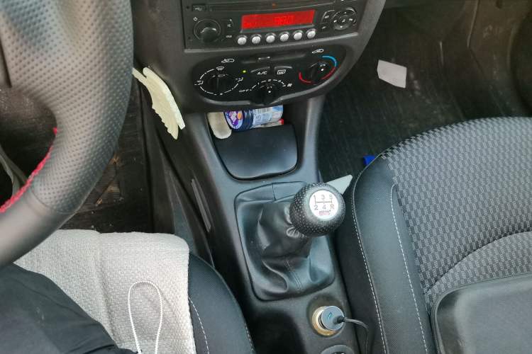 Used Peugeot 207 2011 Sedan 1.4L Manual Yule Edition Gear Lever