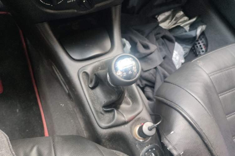 Used Peugeot 207 2011 Hatchback 1.4L Manual Yule Edition Gear Lever