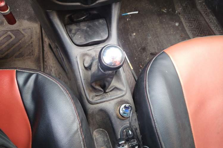 Used Peugeot 207 2011 Hatchback 1.4L Manual Yule Edition Gear Lever