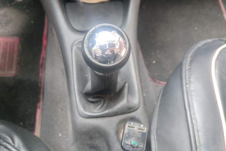 Used Peugeot 207 2011 Hatchback 1.4L Manual Yule Edition Gear Lever