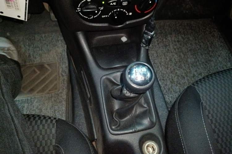 Used Peugeot 207 2011 Hatchback 1.4L Manual Yule Edition Gear Lever