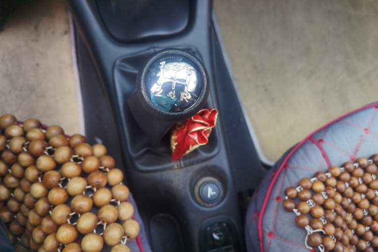 Used Peugeot 207 2011 Hatchback 1.4L Manual Yule Edition Gear Lever