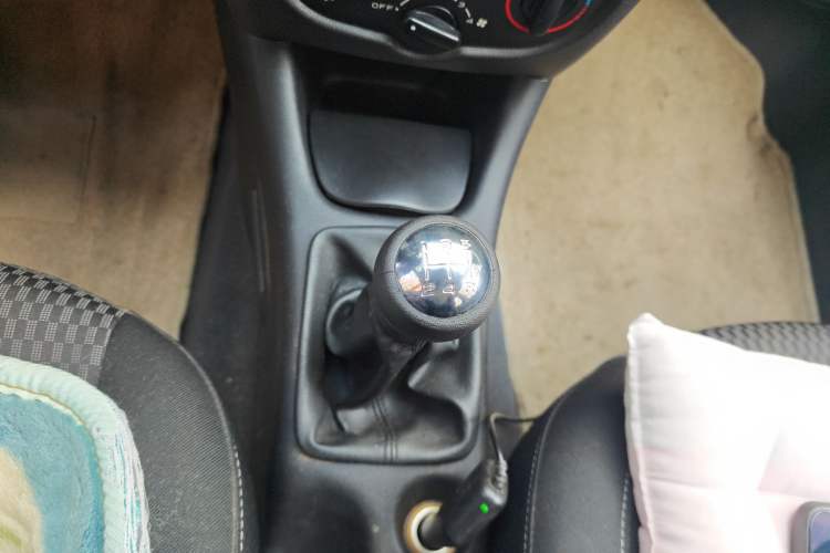Used Peugeot 207 2011 Hatchback 1.4L Manual Yule Edition Gear Lever